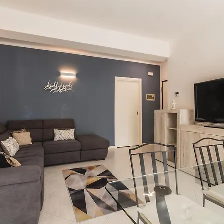 Garage Privato - Casa In Centro Con Wifi E Netflix Daire Riccione