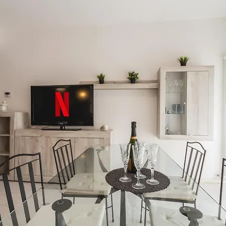 Garage Privato - Casa In Centro Con Wifi E Netflix