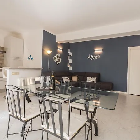 Garage Privato - Casa In Centro Con Wifi E Netflix Daire